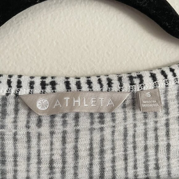 Athleta Women S Black White Striped Athleisure Scoop Neck Breezy Muscle Tee - Picture 7 of 10